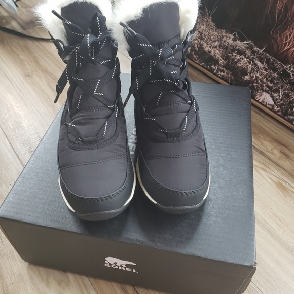 *Never worn*Sorel Whitney boot, size 6.5 - Picture 4 of 5